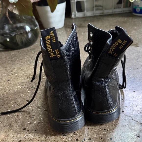 Dr. martens Boots - Picture 2 of 6